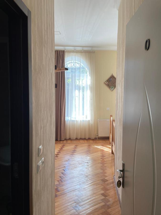 Hotel 1870 Kutaiszi Kültér fotó